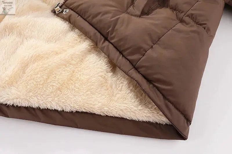 Productnaam: Winter Warmte: Baby Fleece Jacket met Kap - Lonzaro Kids
